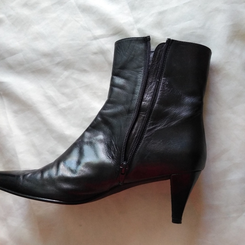 Stuart Weitzman Black Booties , Size 8.5 - image 7